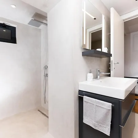 Stylish Apartment Split