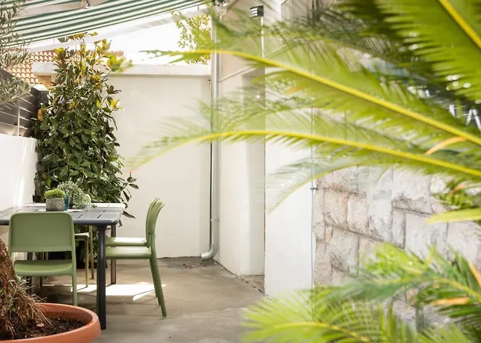 Apartment Stylish Split